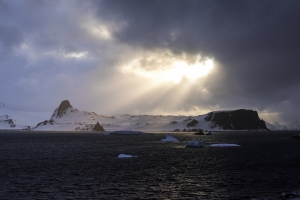 Iceberg-at-Sunset